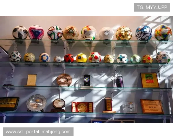 足球主题展览举办，展示法国足球历史与艺术